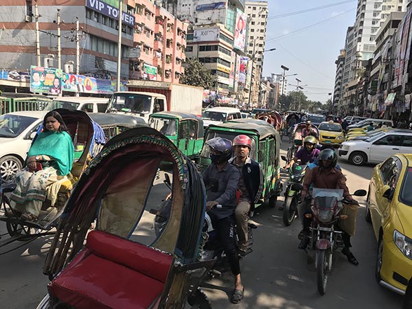 バングラデシュ  ダッカは大渋滞中
